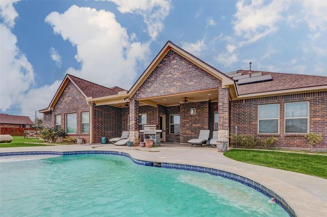 2688 Settlers Way Drive, Sealy, TX 77474