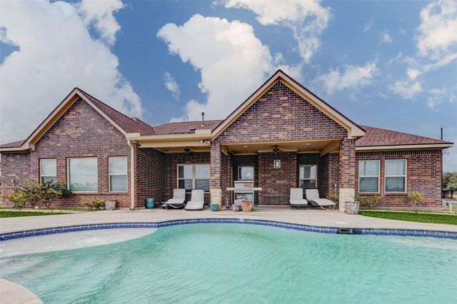 2688 Settlers Way Drive, Sealy, TX 77474