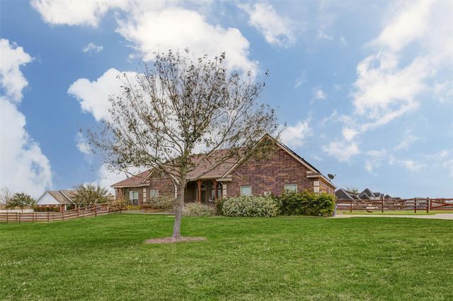 2688 Settlers Way Drive, Sealy, TX 77474