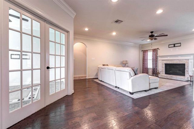 2688 Settlers Way Drive, Sealy, TX 77474