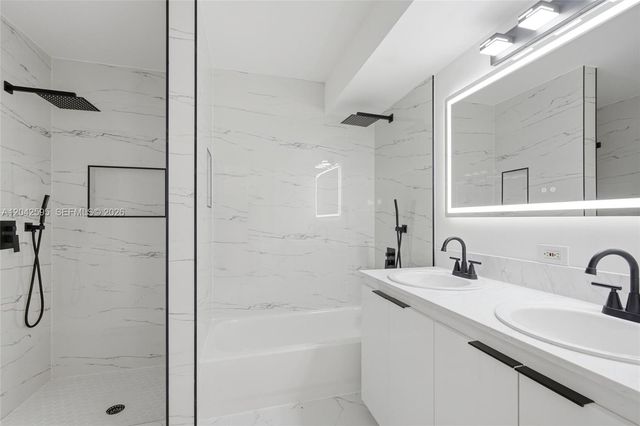 4114 Sapphire Street, Weston, FL 33331