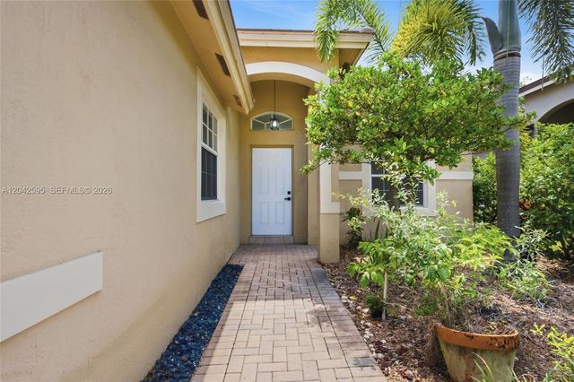 4114 Sapphire Street, Weston, FL 33331