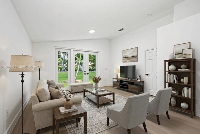 4114 Sapphire Street, Weston, FL 33331