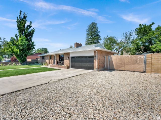 11530 S JORDAN POINT DR, Sandy, UT 84092