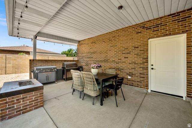 11530 S JORDAN POINT DR, Sandy, UT 84092
