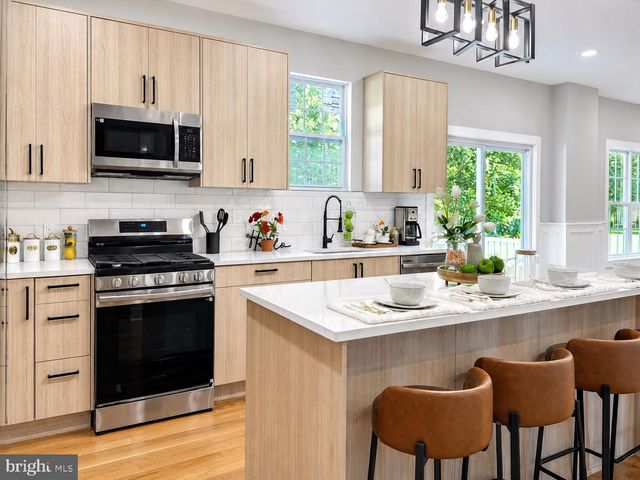 4909 CHURCH RD, Mount Laurel, NJ 08054