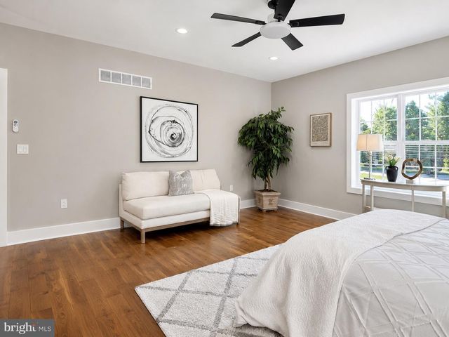 4909 CHURCH RD, Mount Laurel, NJ 08054
