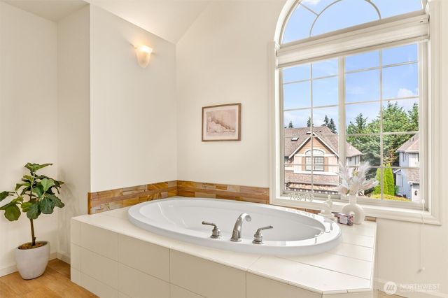 5209 157th Court NE, Redmond, WA 98052