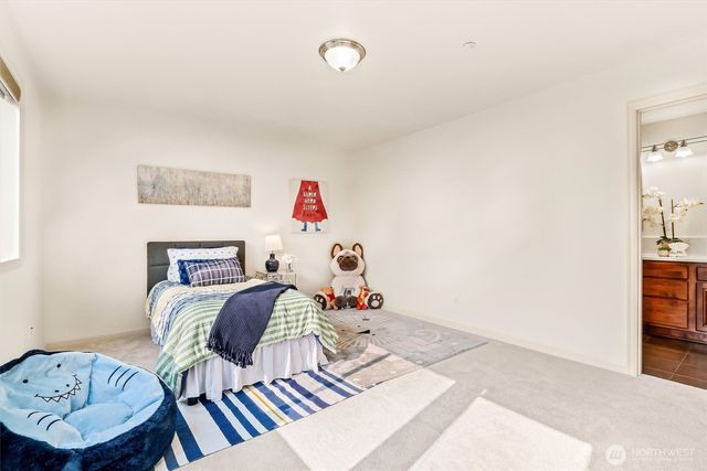 5209 157th Court NE, Redmond, WA 98052