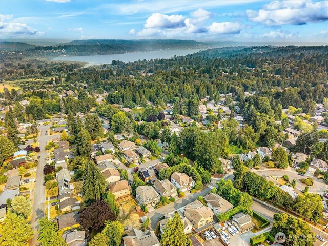 5209 157th Court NE, Redmond, WA 98052