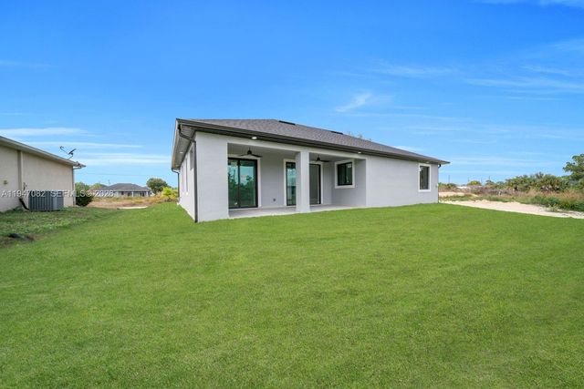 53 Susan Ave S, Lehigh Acres, FL 33976