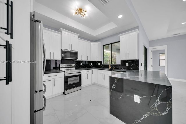 53 Susan Ave S, Lehigh Acres, FL 33976