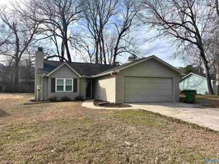 9727 Wallwood Drive, Huntsville, AL 35803