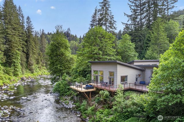 282 River Glen Road, Washougal, WA 98671
