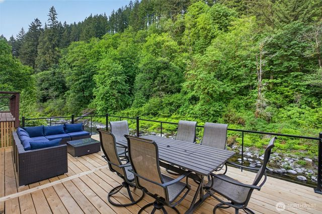 282 River Glen Road, Washougal, WA 98671