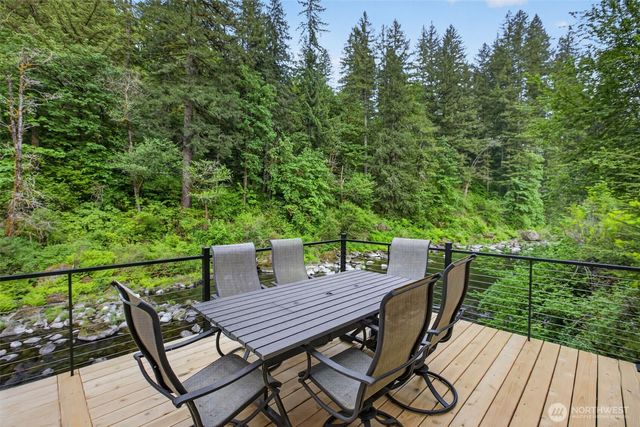 282 River Glen Road, Washougal, WA 98671
