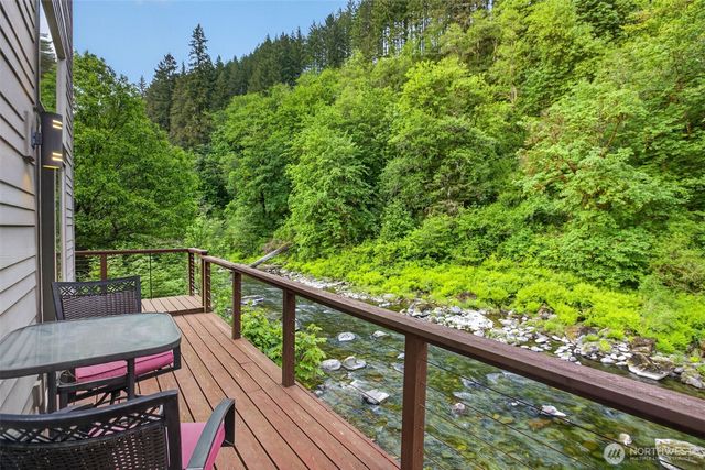 282 River Glen Road, Washougal, WA 98671