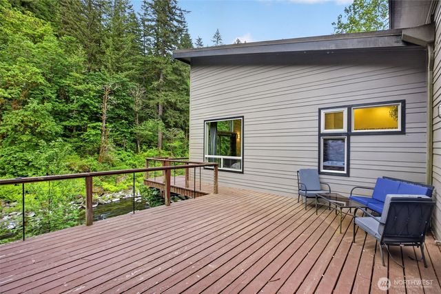 282 River Glen Road, Washougal, WA 98671