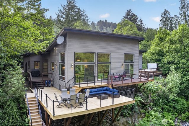 282 River Glen Road, Washougal, WA 98671