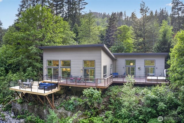 282 River Glen Road, Washougal, WA 98671