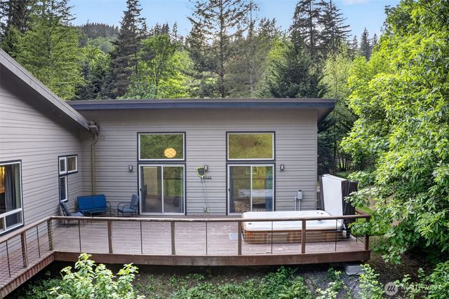 282 River Glen Road, Washougal, WA 98671
