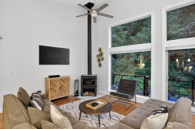282 River Glen Road, Washougal, WA 98671