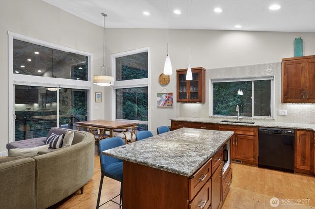 282 River Glen Road, Washougal, WA 98671