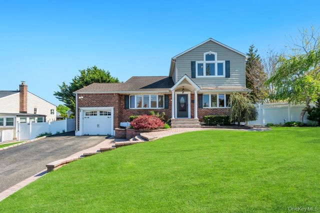 47 Laurie Boulevard, Bethpage, NY 11714