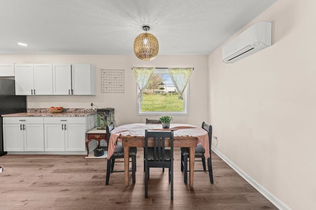 525 Sharp Springs Rd, Winchester, TN 37398