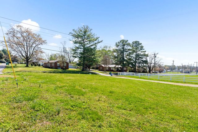 525 Sharp Springs Rd, Winchester, TN 37398