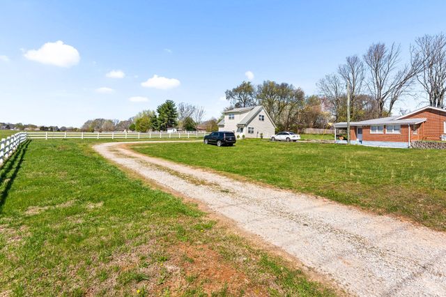 525 Sharp Springs Rd, Winchester, TN 37398