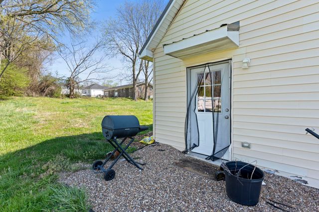 525 Sharp Springs Rd, Winchester, TN 37398