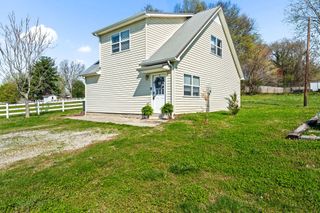 525 Sharp Springs Rd, Winchester, TN 37398