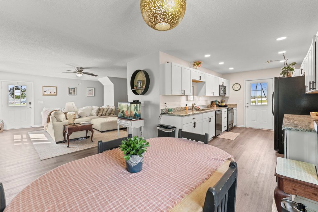 525 Sharp Springs Rd, Winchester, TN 37398