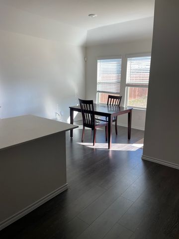 968 Glover Drive, Aubrey, TX 76227