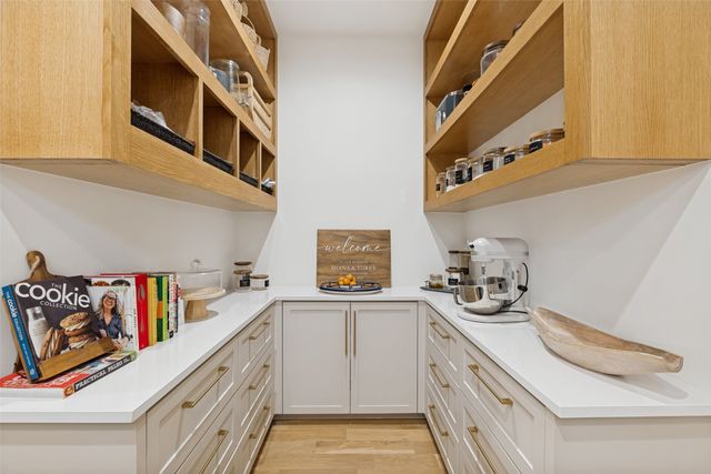 9885 Mixon Drive, Dallas, TX 75220