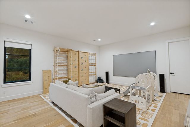 9885 Mixon Drive, Dallas, TX 75220
