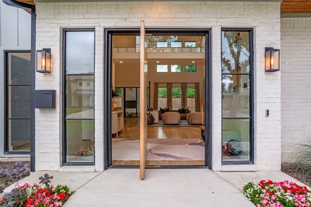 9885 Mixon Drive, Dallas, TX 75220