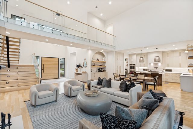 9885 Mixon Drive, Dallas, TX 75220