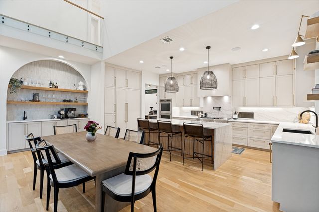9885 Mixon Drive, Dallas, TX 75220