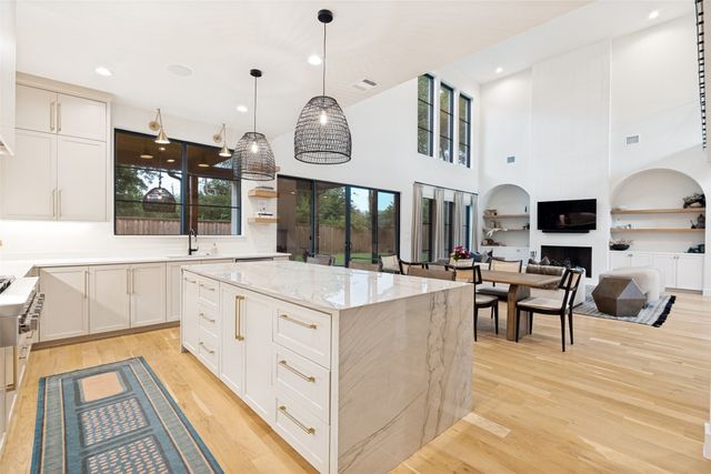 9885 Mixon Drive, Dallas, TX 75220