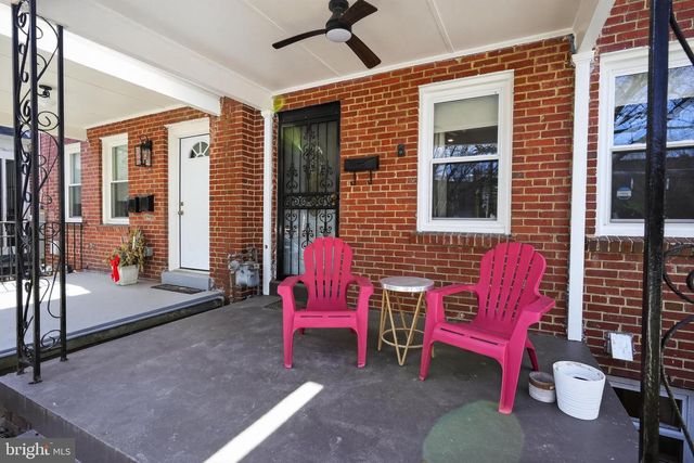 32 FARRAGUT PL NW, Washington, DC 20011