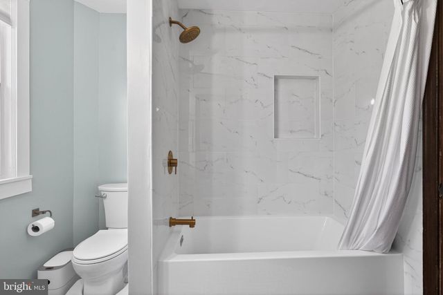 32 FARRAGUT PL NW, Washington, DC 20011