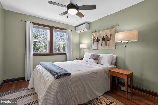 32 FARRAGUT PL NW, Washington, DC 20011