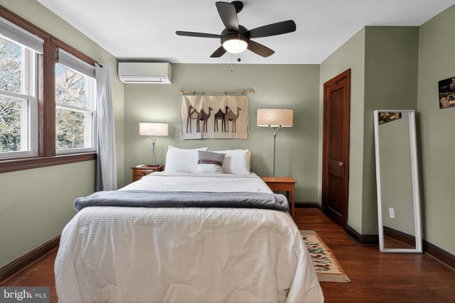 32 FARRAGUT PL NW, Washington, DC 20011