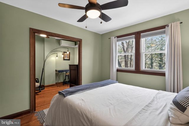 32 FARRAGUT PL NW, Washington, DC 20011