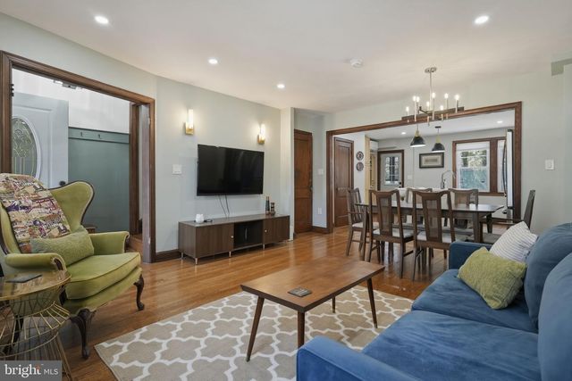 32 FARRAGUT PL NW, Washington, DC 20011