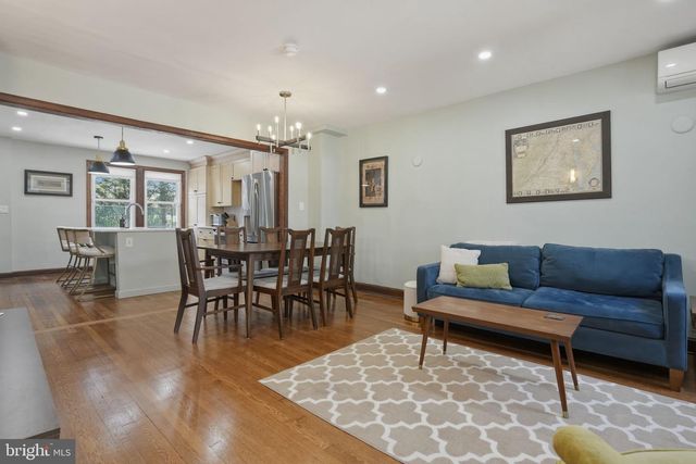 32 FARRAGUT PL NW, Washington, DC 20011