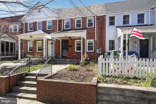 32 FARRAGUT PL NW, Washington, DC 20011