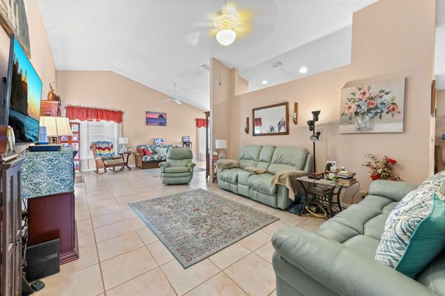 5193 Robino Circle, West Palm Beach, FL 33417